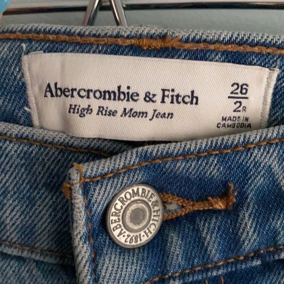 ABERCROMBIE & FITCH MOM JEANS - Picture 6 of 7